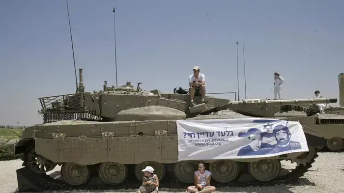אירוע לגלעד שליט באנדרטת לטרון כחלק מצעדת משפחת שליט- יולי 2010 