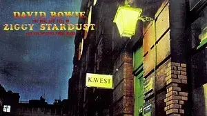 עטיפת האלבום "The Rise And Fall of Ziggy Stardust and The Spiders From Mars" של דיוויד בואי עטיפת האלבום "The Rise And Fall of Ziggy Stardust and The Spiders From Mars" של דיוויד בואי