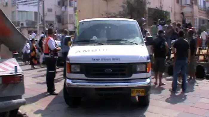 אב דקר למוות את שלושת ילדיו