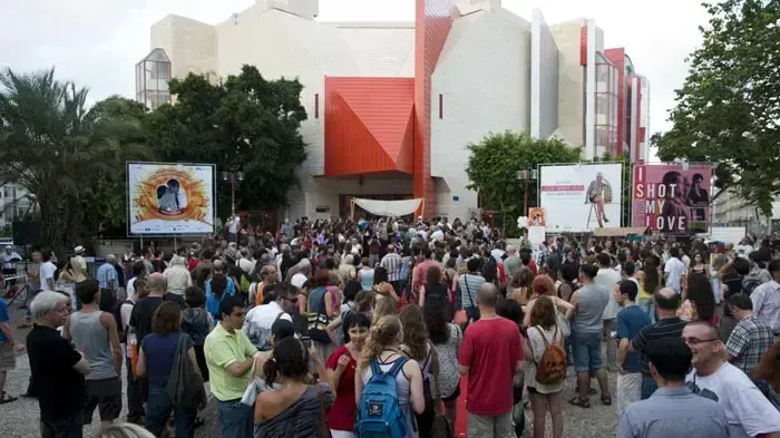 חתונה חילונית ענקית בלב תל אביב לרגל ט"ו באב- יולי 2010 