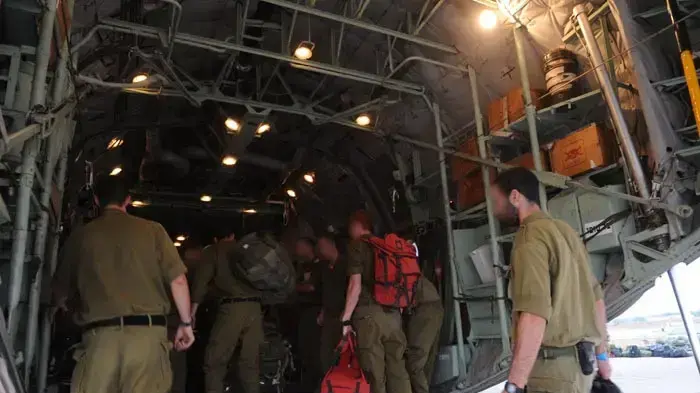 התארגנות משלחת צה"ל לאיזור התרסקות היסעור ברומניה יולי 2010