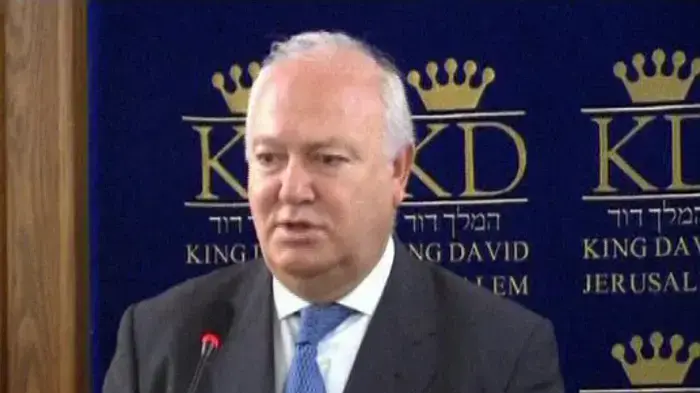 מורטינוס: על מנהיגי ישראל והפלסטינים להיפגש