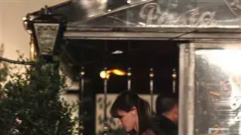 קרלה ברוני על סט צילומי הסרט החדש של וודי אלן "חצות בפריז"