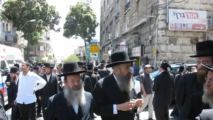 אלפים ליוו למנוחות את שבעת הנספים אמש בתאונה 