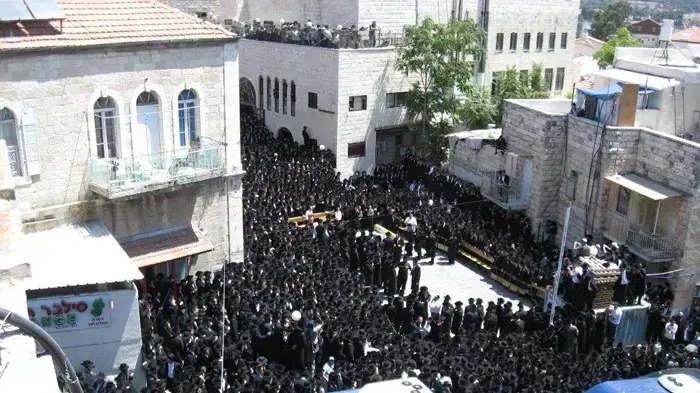 אלפים ליוו למנוחות את שבעת הנספים אמש בתאונה 