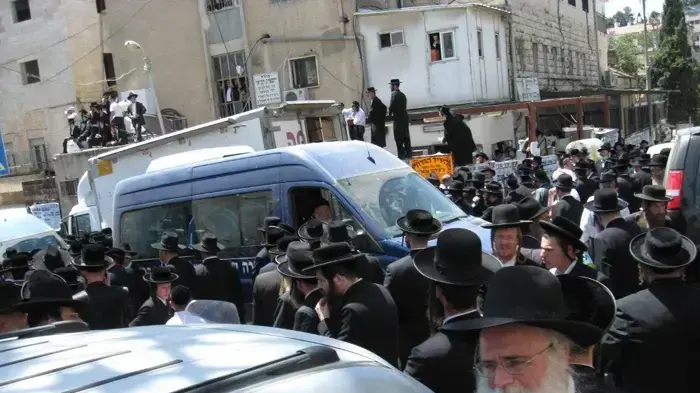 אלפים ליוו למנוחות את שבעת הנספים אמש בתאונה 