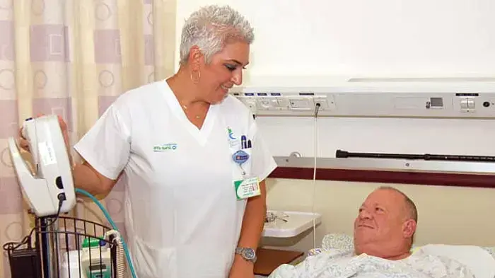 ירחמיאל גלר שנפצע בתאונת הרכבת ליד קרית גת בבית החולים 'קפלן'