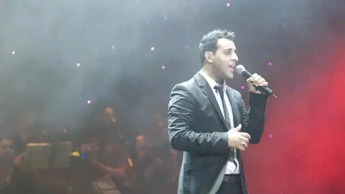 דודו אהרון בהופעה בקיסריה