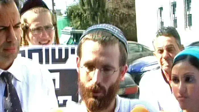 פרלמן שוחרר ממעצר: "קשרו אותי באזיקים 18 שעות ביממה"