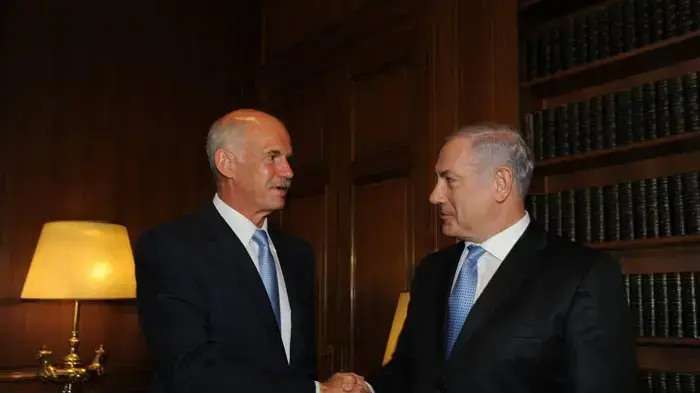 ראש הממשלה, בנימין נתניהו, בפגישה עם ראש הממשלה היווני ג'ורג' פפנדראו ביוון- אוגוסט 2010 