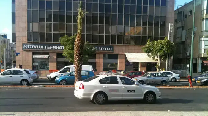 מונית ברחובות, תל אביב מונית ברחובות, תל אביב