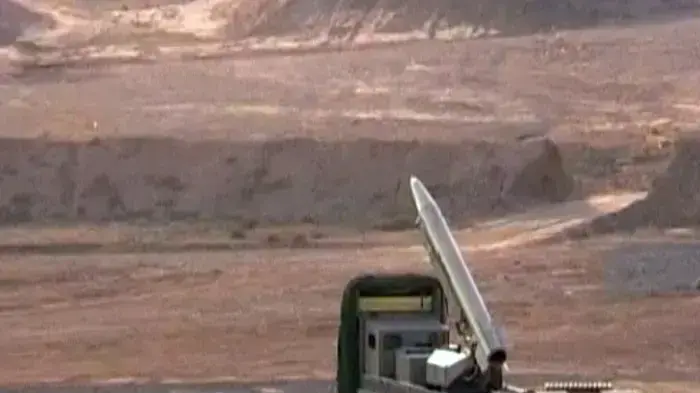 אירן ערכה ניסוי טילים מסוג פתח 