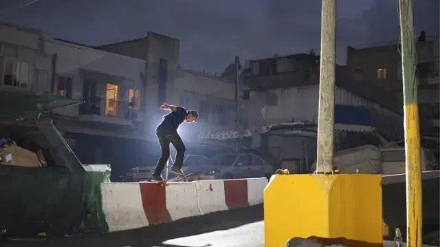 תמונות מתוך הסרט "סקייט אוף מיינד" של הבמאית קרין קיינר