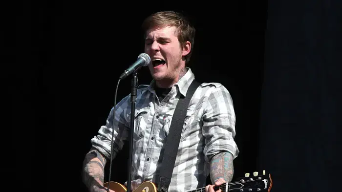 בריאן פאלון מלהקת The Gaslight Anthem