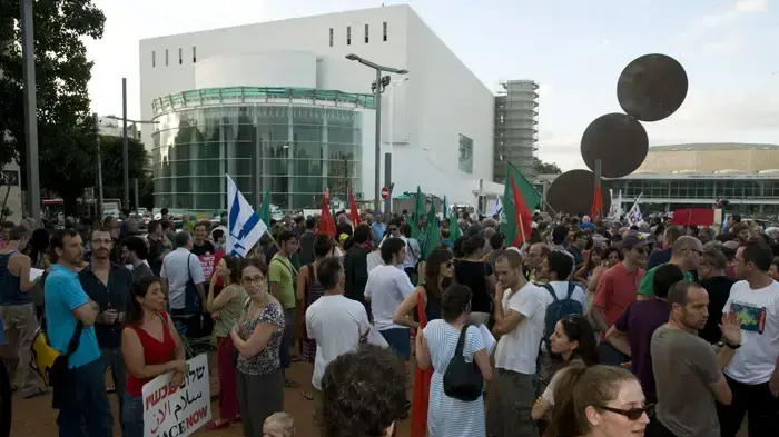 הפגנת שלום עכשיו לתמיכה בשחקני התאטרון, אוגוסט 2010 הפגנת שלום עכשיו לתמיכה בשחקני התאטרון, אוגוסט 2010