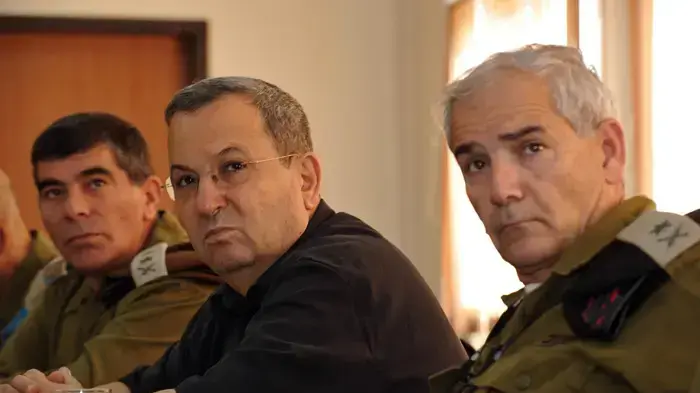 שר הביטחון אהוד ברק בביקור בחטמ"ר יהודה
