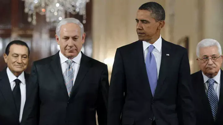 בנימין נתניהו, ברק אובמה ואבו מאזן צועדים בבית הלבן בנימין נתניהו, ברק אובמה ואבו מאזן צועדים בבית הלבן
