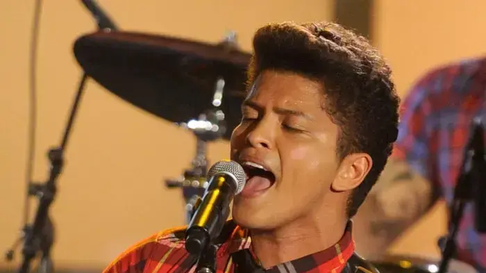 ברונו מארס Bruno Mars ברונו מארס Bruno Mars