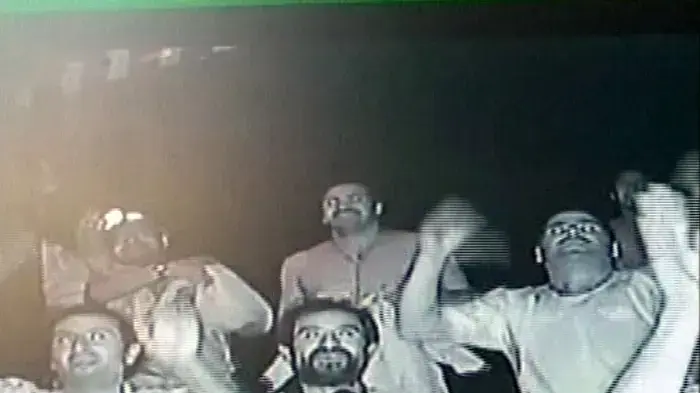 הכורים הלכודים צפו במשחק נבחרת הכדורגל של ארצם