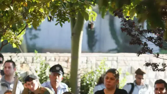 אהוד ברק וגבי אשכנזי בלוויית ישראל טל, ספטמבר 2010