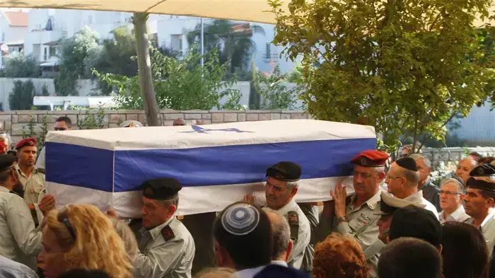 בני גנץ בלוויית ישראל טל, ספטמבר 2010