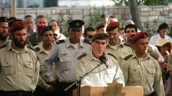 גבי אשכנזי בלוויית ישראל טל, ספטמבר 2010
