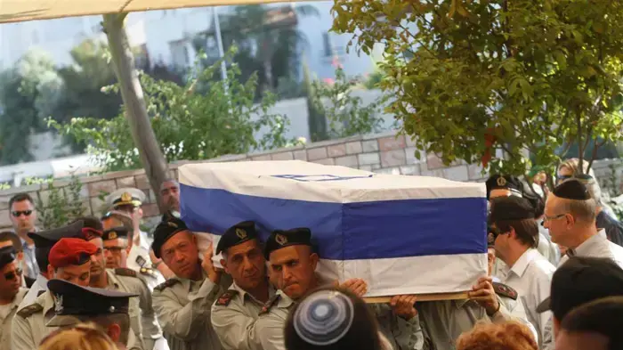 יואב גלנט בלוויית ישראל טל, ספטמבר 2010