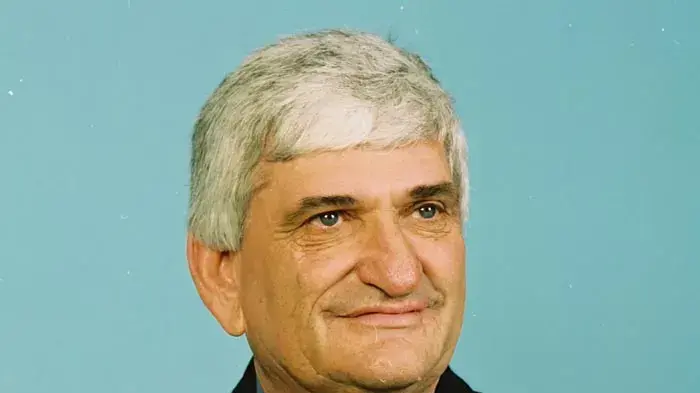 אביגדור (יאנוש) בן גל