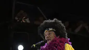ביל מוריי מחופש לגיטריסט ג'ימי הנדריקס
