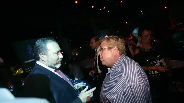 אביגדור ליברמן ומיכאל צ'רנוי