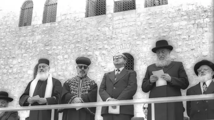 הרב עובדיה יוסף- יום הולדת 90