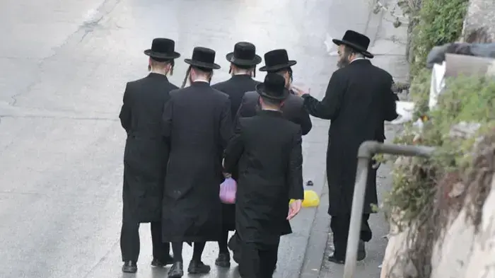 חרדים במאה שערים