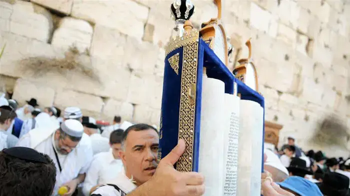 ברכת הכהנים ברחבת הכותל המערבי, ספטמבר 2010       