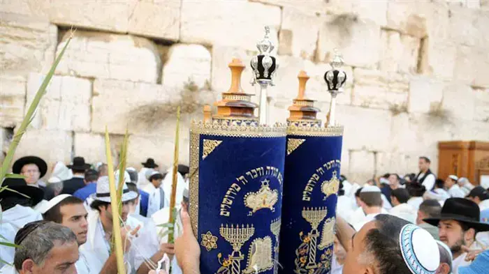ברכת הכהנים ברחבת הכותל המערבי, ספטמבר 2010              