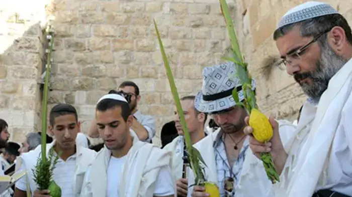 ברכת הכהנים ברחבת הכותל המערבי, ספטמבר 2010               