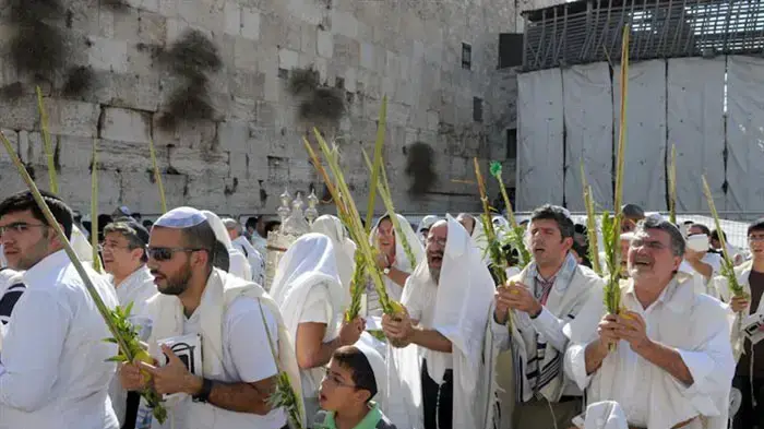 ברכת הכהנים ברחבת הכותל המערבי, ספטמבר 2010           