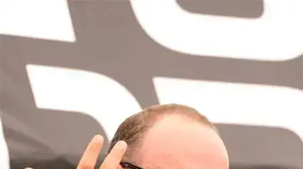 מסב"ע עם פול ג'יאמטי ורוברט לנטוס, פסטיבל הסרטים הבינלאומי ה-26, 2010 מסב"ע עם פול ג'יאמטי ורוברט לנטוס, פסטיבל הסרטים הבינלאומי ה-26, 2010