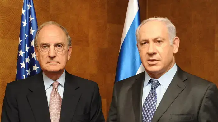 ראש הממשלה בנימין נתניהו מארח את השליח האמריקאי למזרח התיכון ג'ורג' מיטשל, ספטמבר 2010 ראש הממשלה בנימין נתניהו מארח את השליח האמריקאי למזרח התיכון ג'ורג' מיטשל, ספטמבר 2010