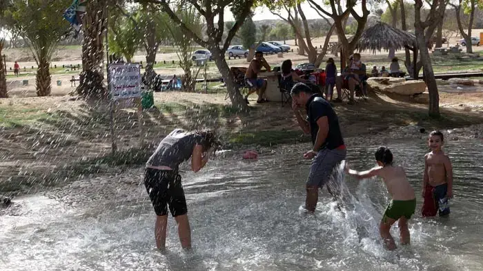 מטיילים בדרום הארץ במהלך חג סוכות, ספטמבר 2010