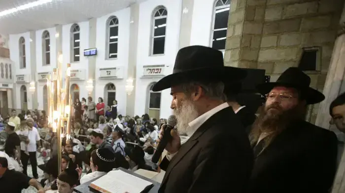 הקפות שמחת תורה בכפר חב"ד