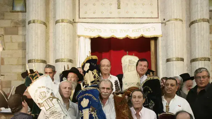 הקפות שמחת תורה בכפר חב"ד 