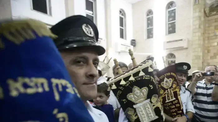 הקפות שמחת תורה בכפר חב"ד