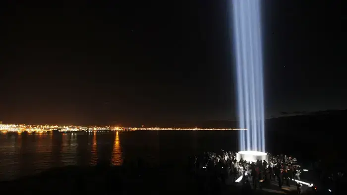 מגדל השלום באיסלנד על שם ג'ון לנון מגדל השלום באיסלנד על שם ג'ון לנון
