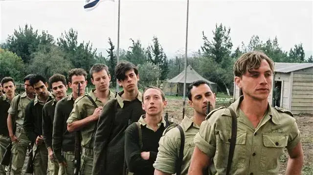 עוז זהבי ב"התגנבות יחידים" עוז זהבי ב"התגנבות יחידים"