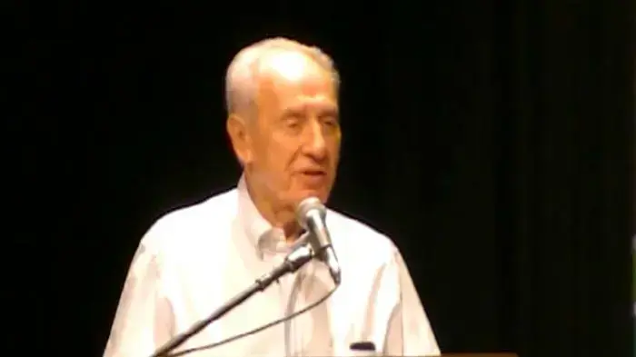 הנשיא פרס צוחק על קמפיין "ישראל מתייבשת"