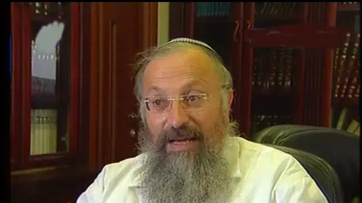 הרב הראשי של צפת שוב קורא לא לשכור או למכור דירות לערבים