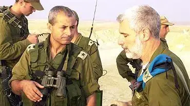 אלוף פיקוד דרום דן הראל ומחט גבעתי אלמ עימאד פארס בתרגיל גדודי