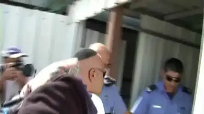 השוטרים הנוקמים" מנהריה נכנסו לכלא [קריינות]