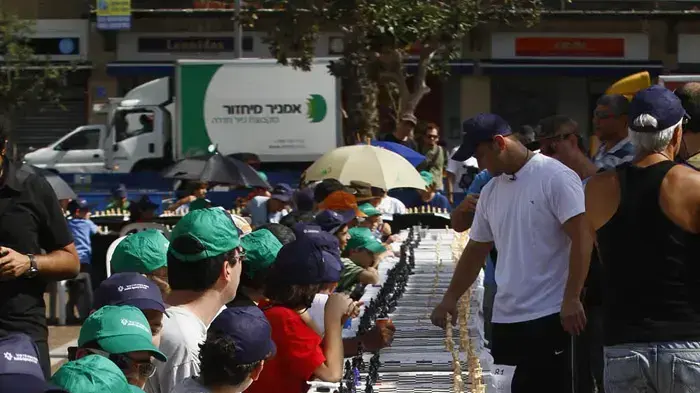 שבירת שיא גינס במשחק השחמט הסימולטני הגדול בעולם, ככר רבין, אוקטובר 2010