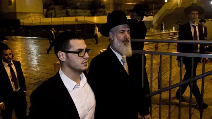 יום הולדת לשר השיכון אריאל אטיאס במנהרת הכותל, אוקטובר 2010